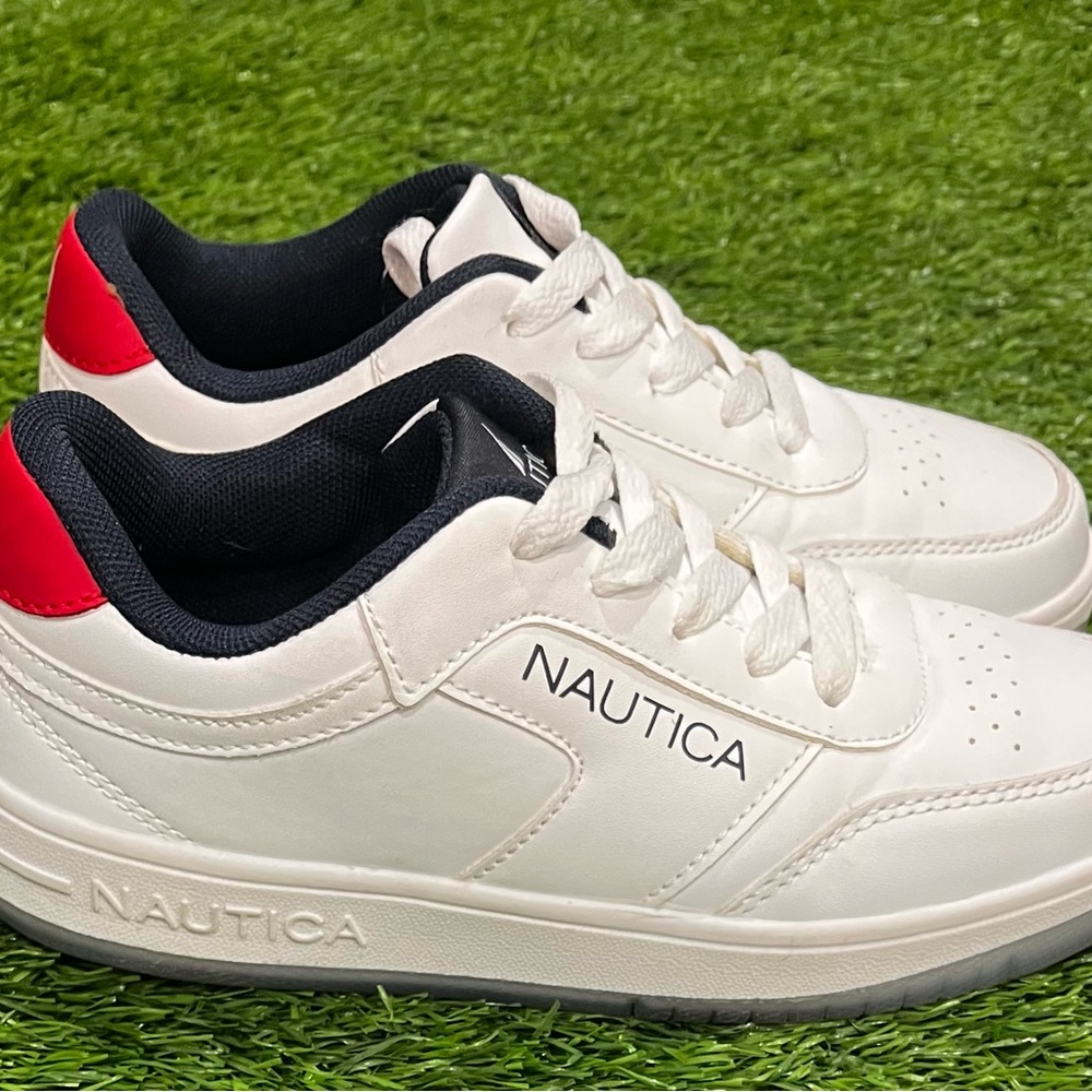 Nautica Boys Classic White and Red Faux Leather Sneakers Little Boys 2 - Picture 2 of 10